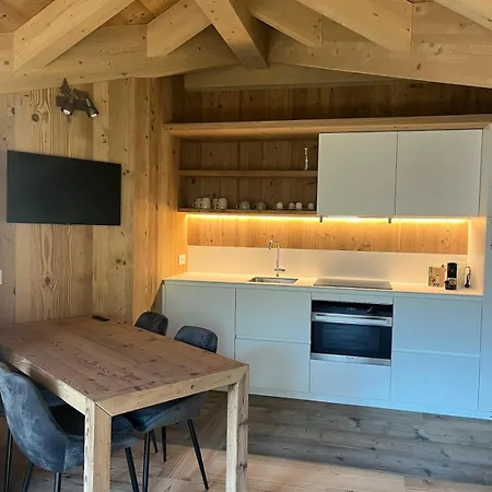 Daire Pierita Stua Genziana E Ginepro