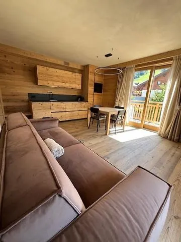 Daire Pierita Stua Genziana E Ginepro